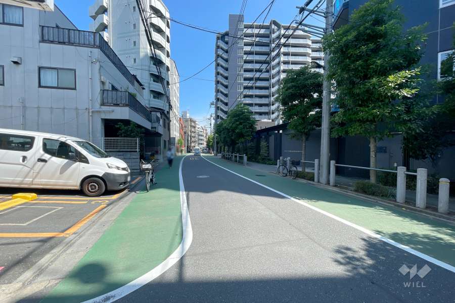 敷地北東側の前面道路