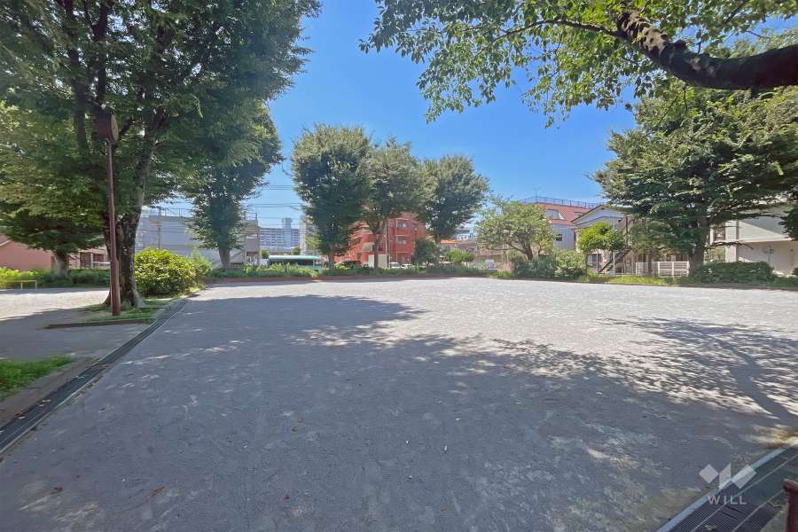 敷地に隣接した『板橋区立高島平七丁目第二公園』