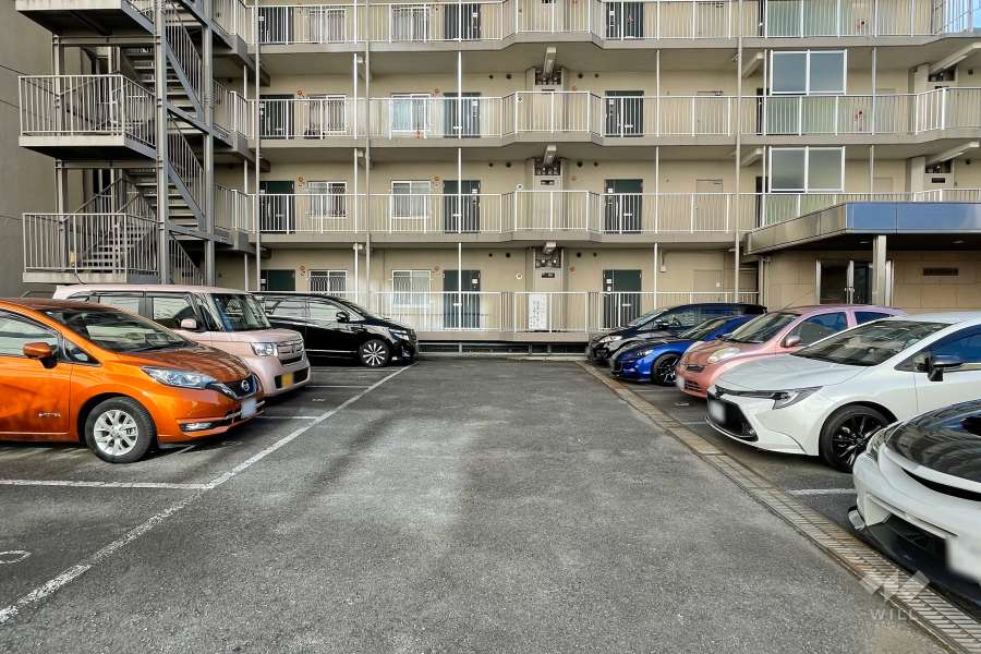 敷地内駐車場（屋外平面式）