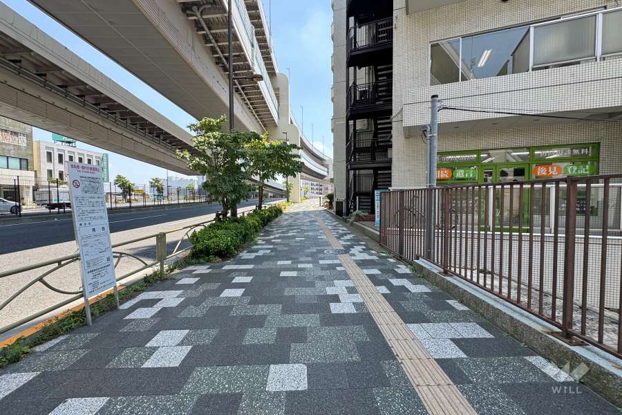 敷地北側の前面道路　