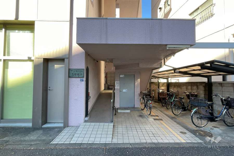 敷地入り口