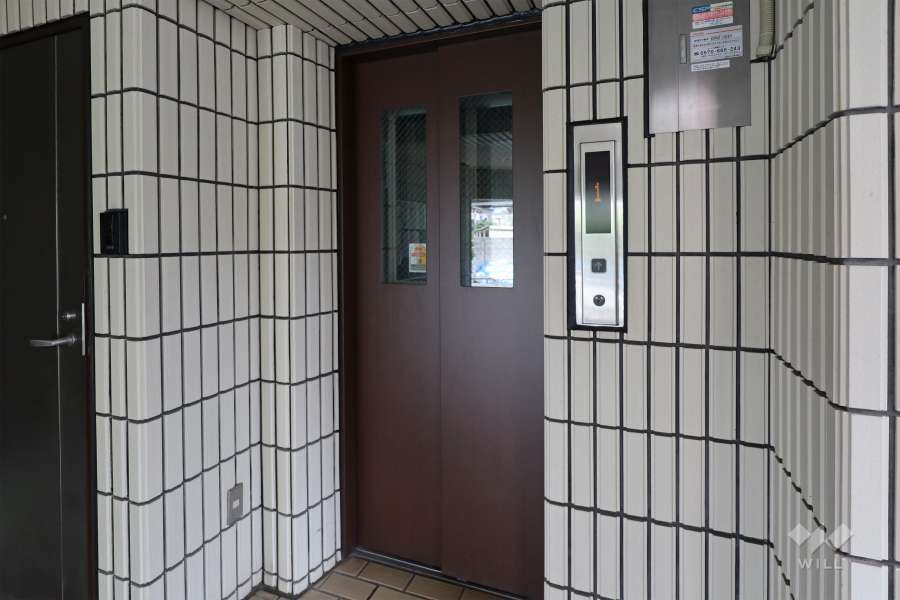 共用のエレベーター