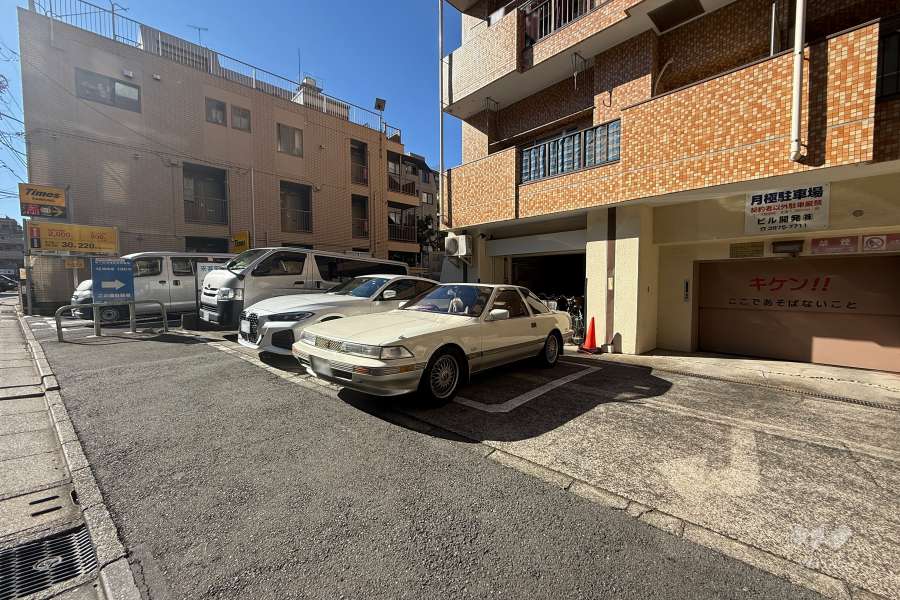 敷地内駐車場（屋外平面式）