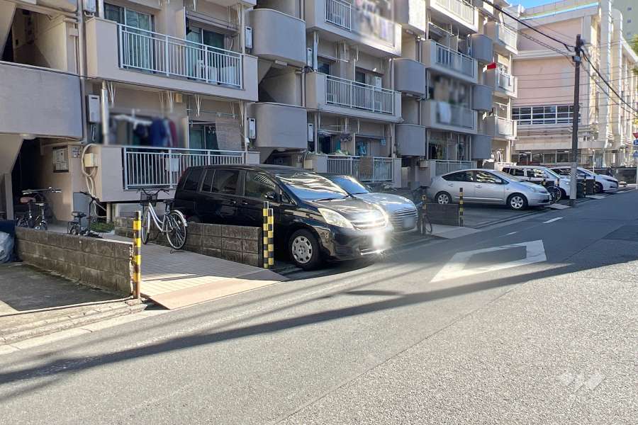 敷地内駐車場（屋外平面式）