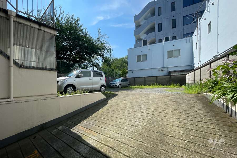 敷地内駐車場（屋外平面式）