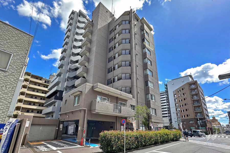 大山サンハイツの外観（北西側から）