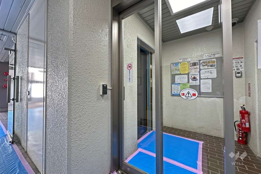 エントランスはオートロック付きです。