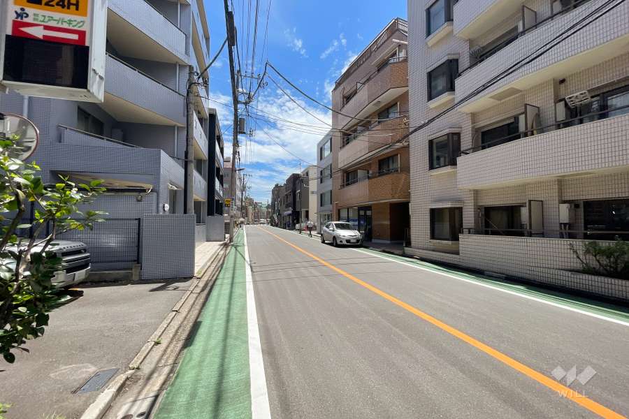 敷地東側の前面道路