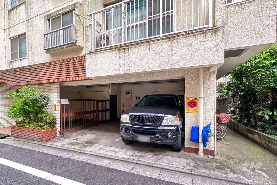 敷地内駐車場（屋内平面式）