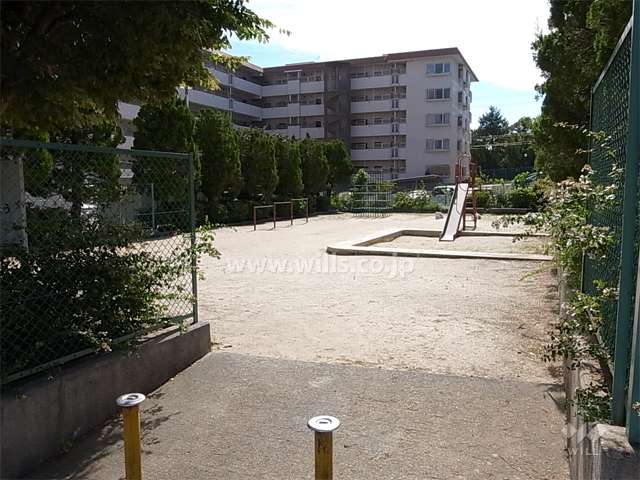 敷地に隣接した逆瀬台1丁目公園