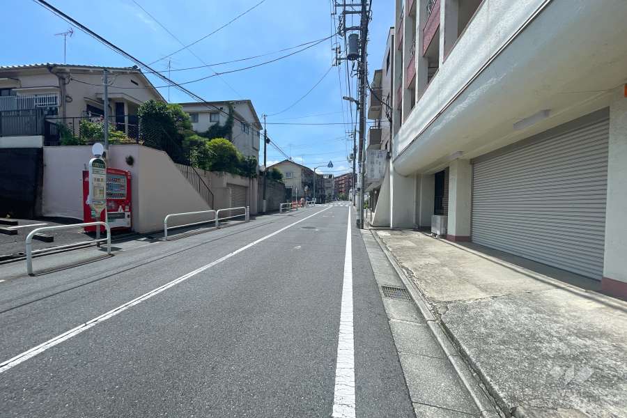 敷地東側の前面道路　　