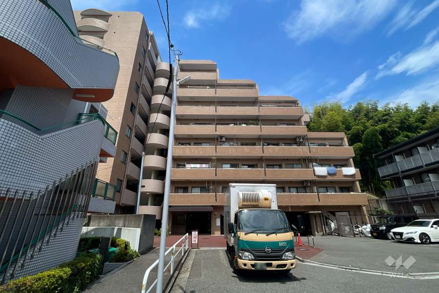 コスモ中台ガーデンヒルズの外観（南東側から）