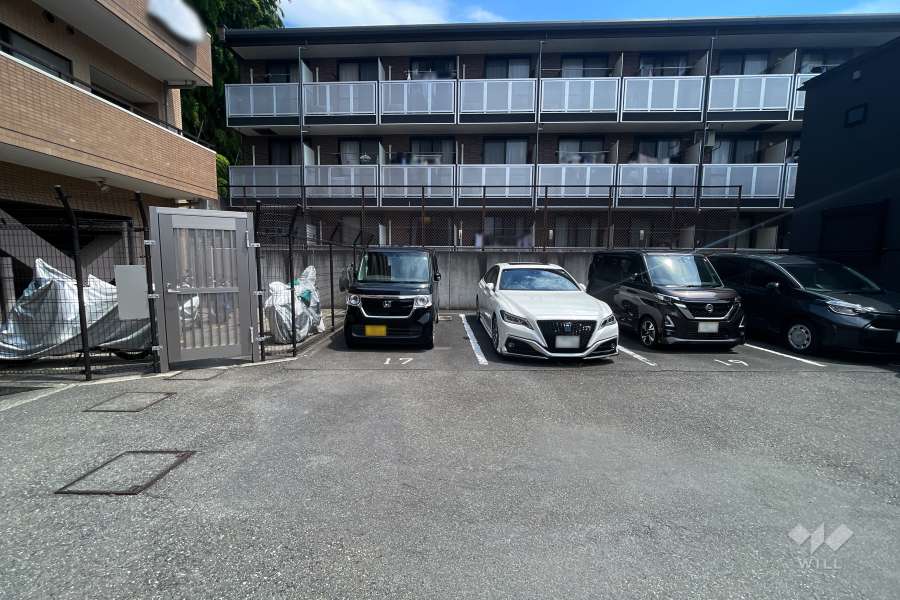 敷地内駐車場（屋外平面式）