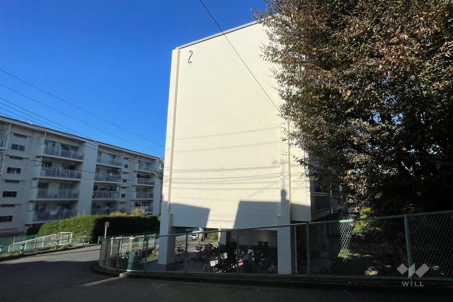 若木住宅２号棟の外観（南側から）