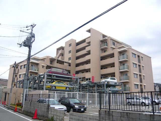 ローレルコート立花町の外観（北西側から）