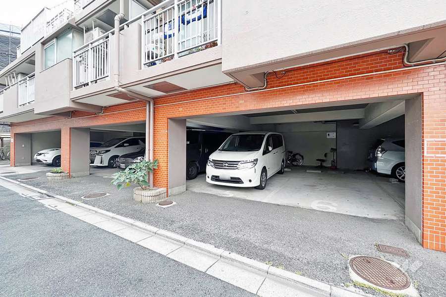 敷地内駐車場（屋内平面式）