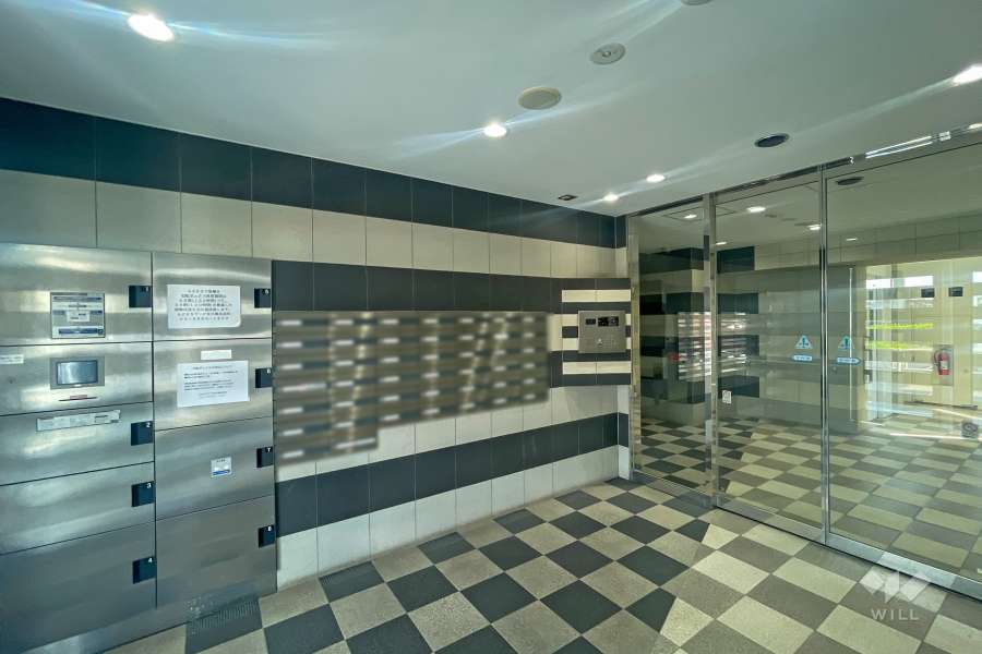 エントランスはオートロック付きです。