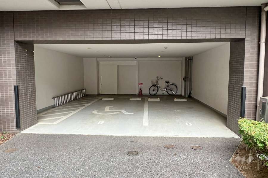 敷地内駐車場（屋内平面式）