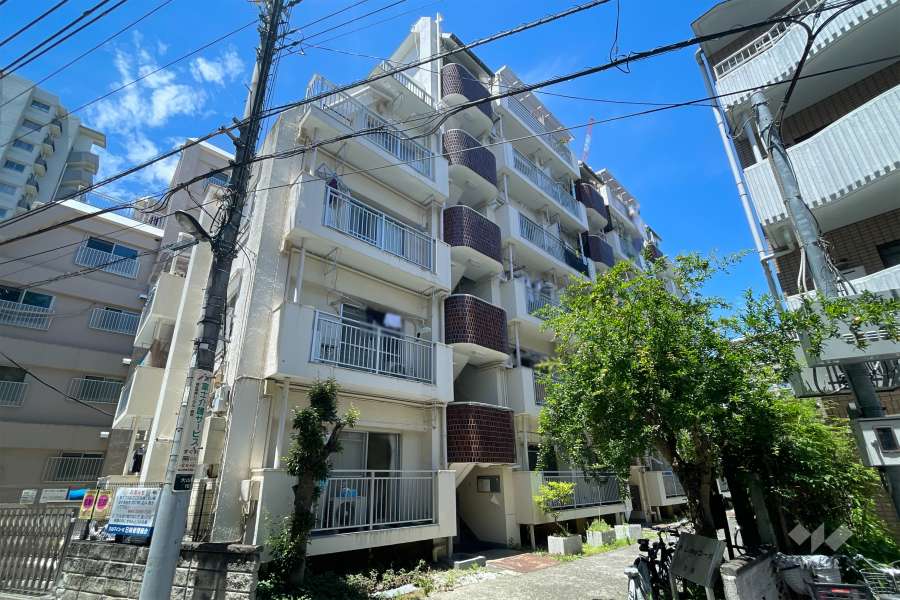 大山マイコーポＢ棟の外観（南東側から）