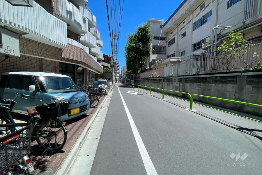 敷地南東側の前面道路
