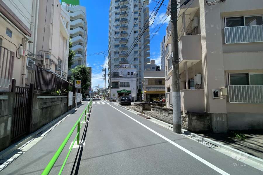 敷地南東側の前面道路　　