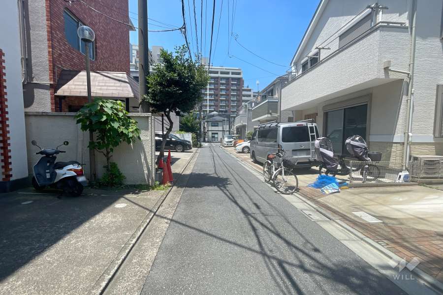 敷地北側の前面道路