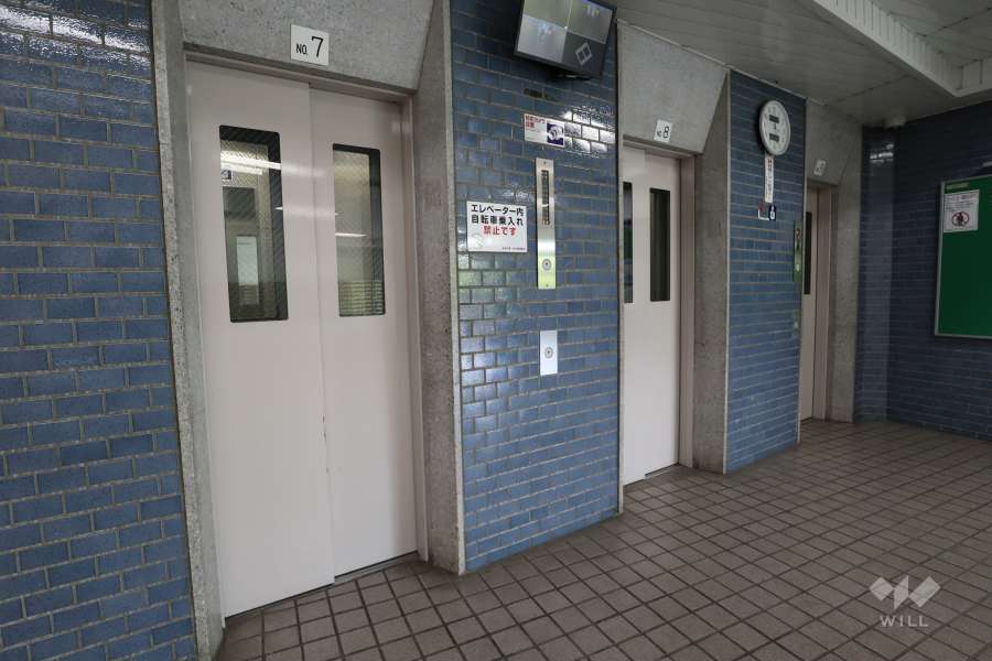 共用のエレベーター