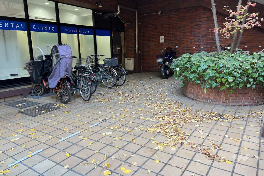 駐輪場とバイク置場