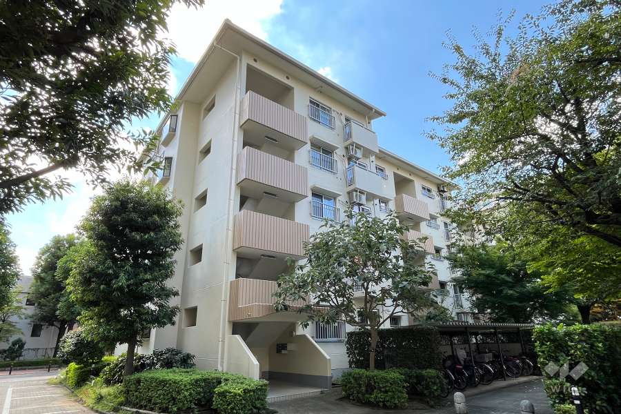 光が丘パークタウンゆりの木通り北6号棟の外観（北東側から）