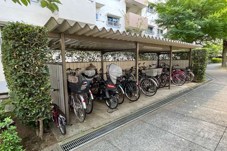 駐輪場（屋根付き）
