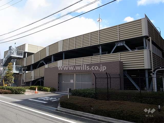 駐車場棟（電動ゲート付き）