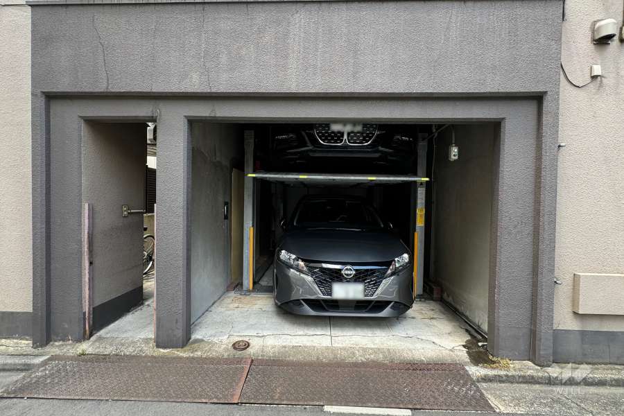 敷地内駐車場（屋内機械式）
