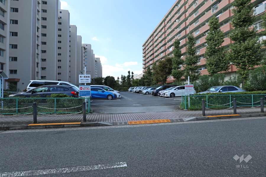 駐車場の出入り口　