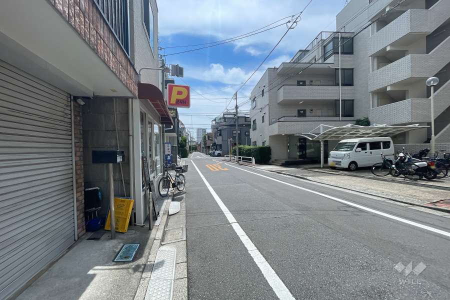 敷地北側の前面道路