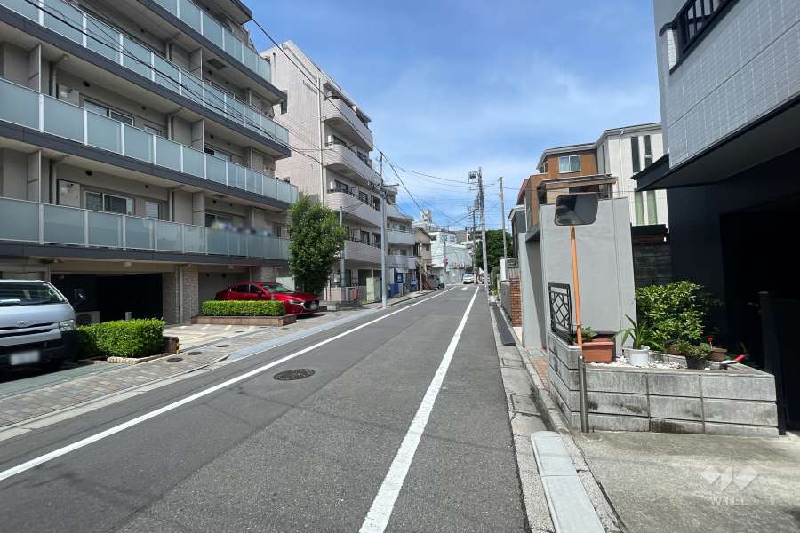 敷地北側の前面道路　