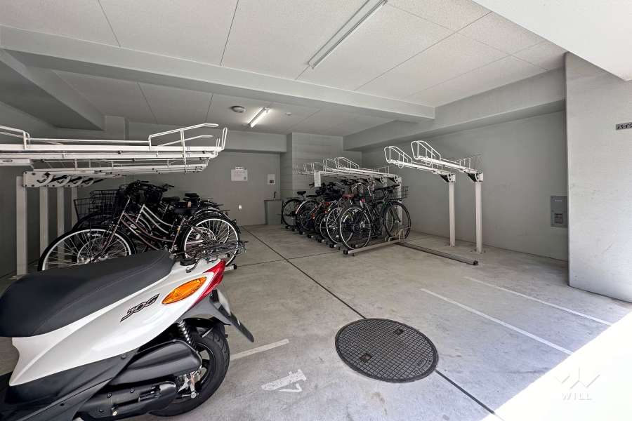 屋内に設けられた駐輪場