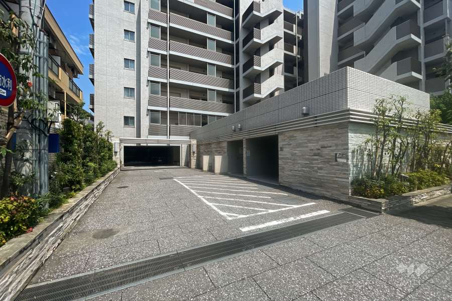 駐車場の出入り口