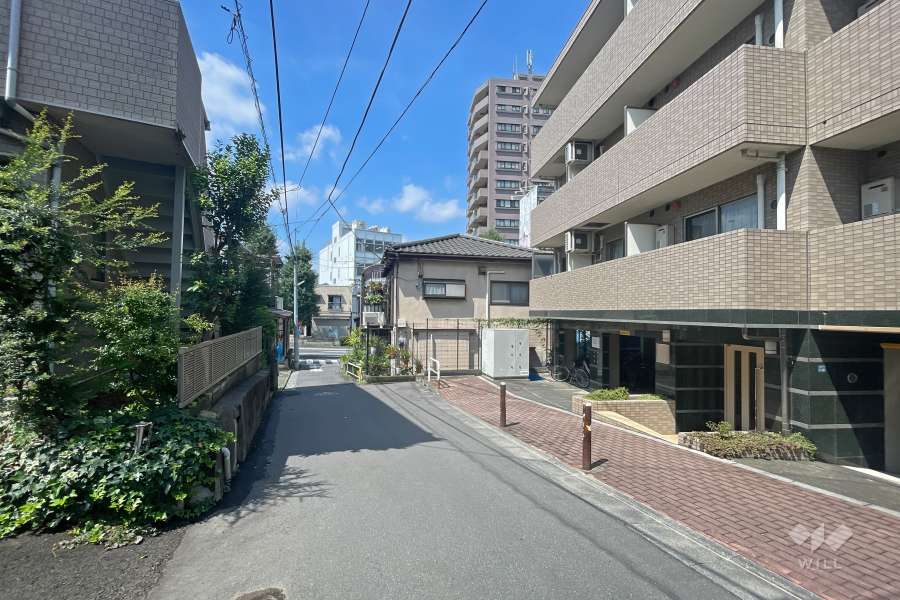 敷地南東側の前面道路