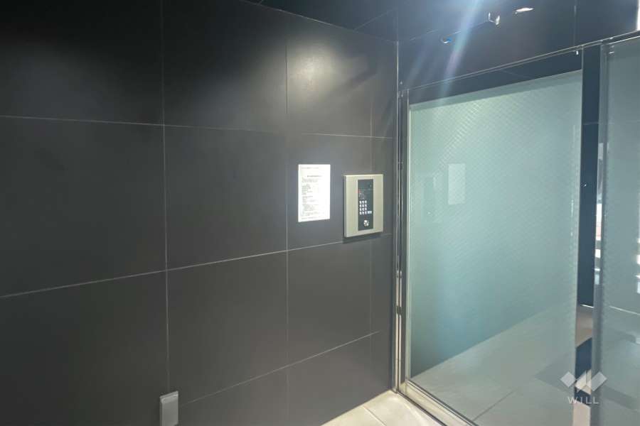 エントランスはオートロック付きです。