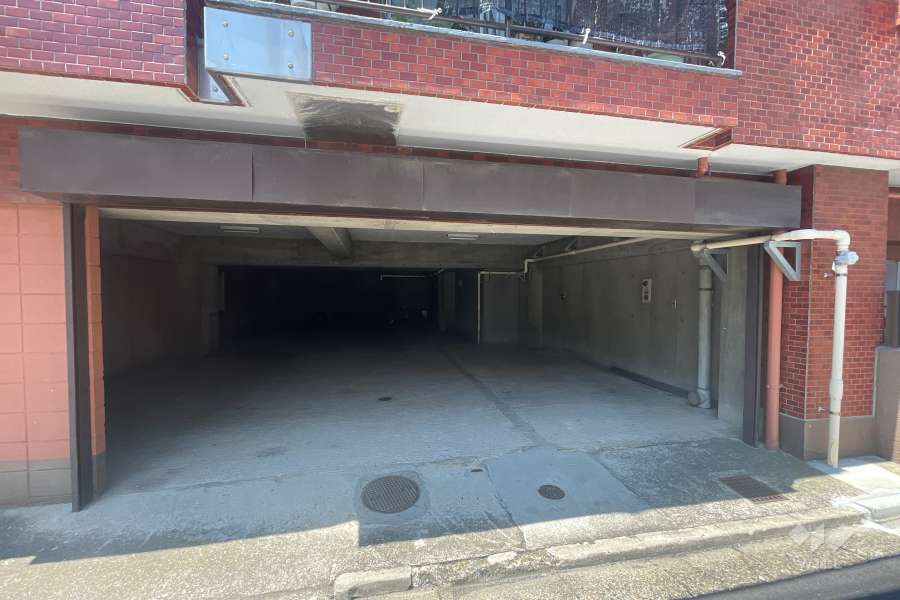 敷地内駐車場（屋内平面式）