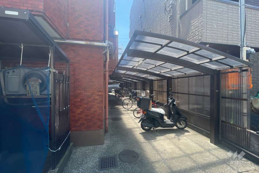 駐輪場（屋根あり）