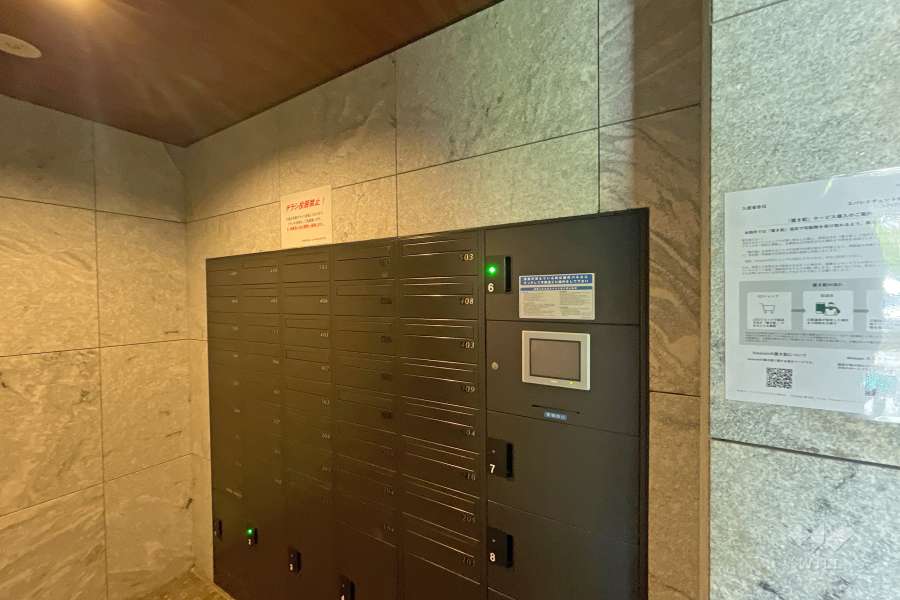 宅配ボックスと共用ポスト　