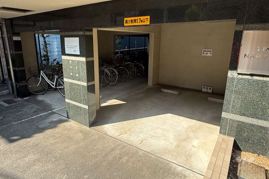 敷地内駐車場（屋内平面式）