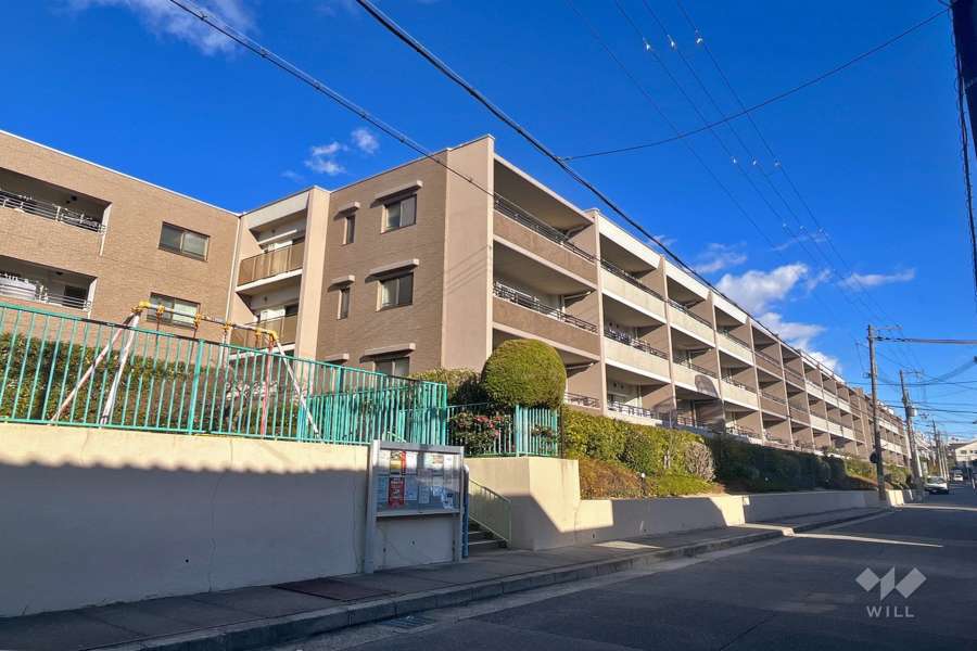 プラウド吹田垂水の杜の外観（南西側から）