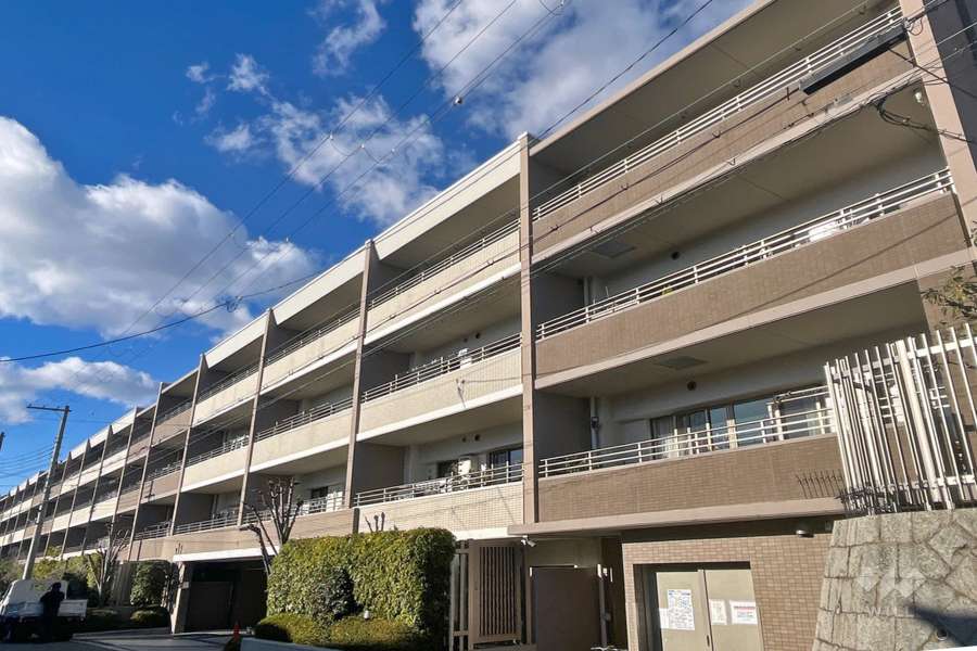 プラウド吹田垂水の杜の外観（南東側から）