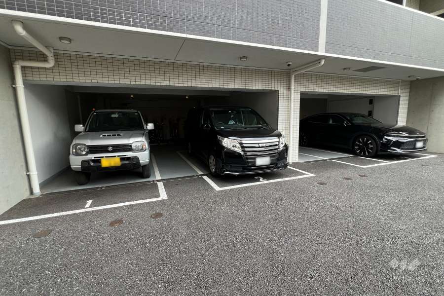 敷地内駐車場（屋内平面式）