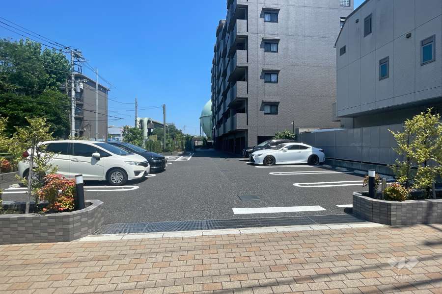 駐車場の出入り口　