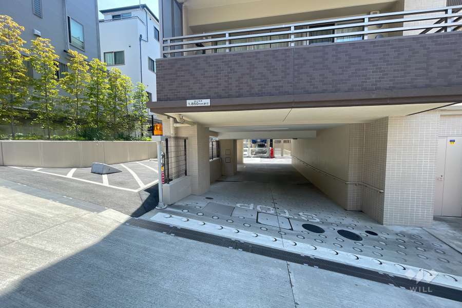 駐車場の出入り口