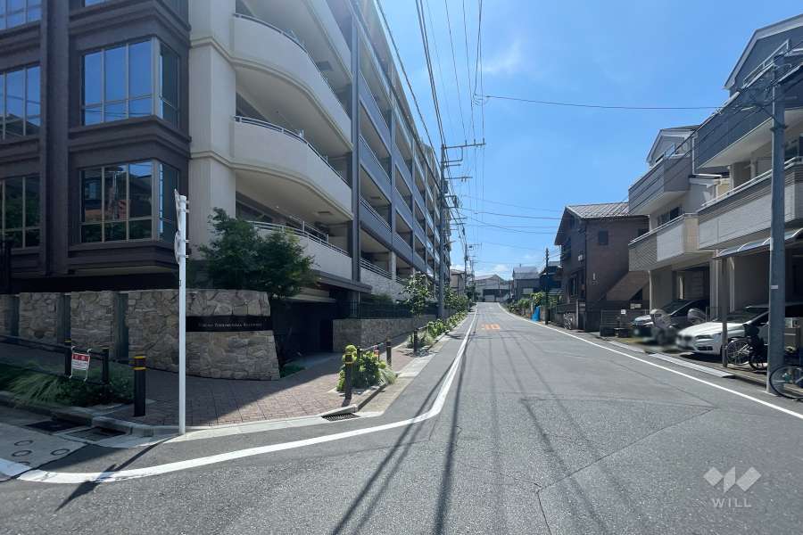 敷地南西側の前面道路