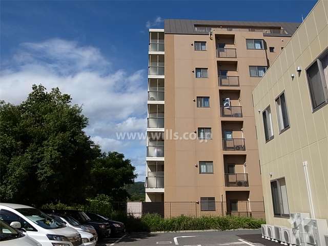 セーリオ川西リブテラスの外観（東側から）　南側には猪名川が流れています。